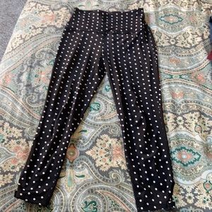 Kate spade/beyond yoga colab leggings, medium polka dot